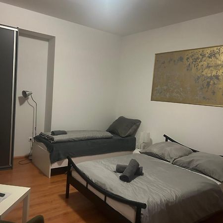 Plaza De Luxe Apartment Bratislava Luaran gambar